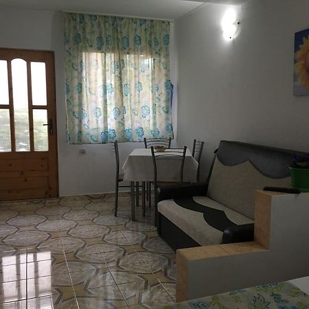 אפורי נורד Apartamente Rodica מראה חיצוני תמונה