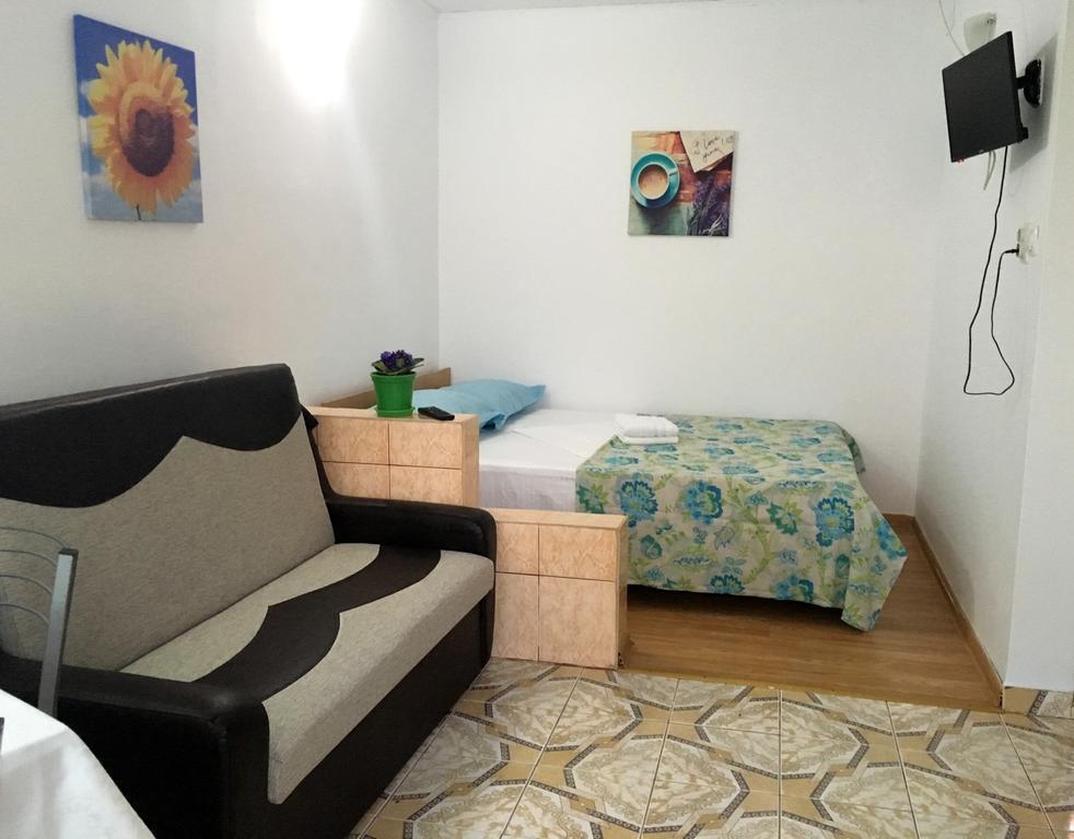 אפורי נורד Apartamente Rodica מראה חיצוני תמונה