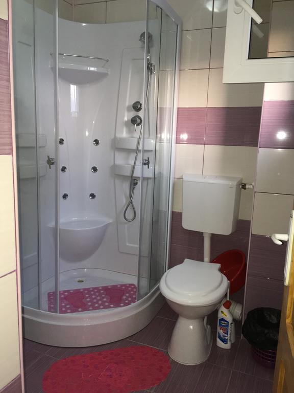 אפורי נורד Apartamente Rodica מראה חיצוני תמונה